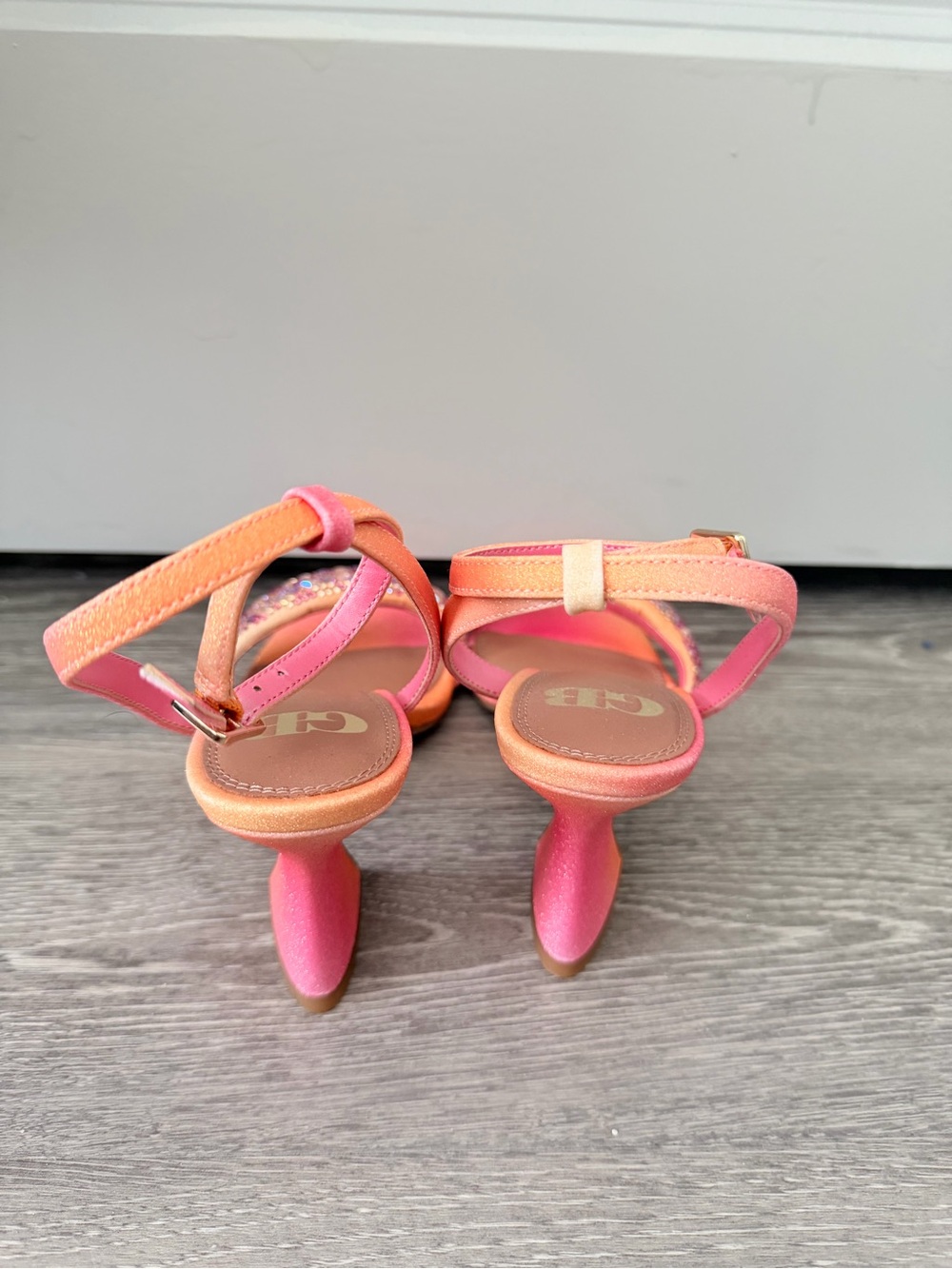 Gianni Bini Embellished Ankle-Strap Sandals in Pink-Orange Ombre Size 5.5 Women - Picture 3 of 6